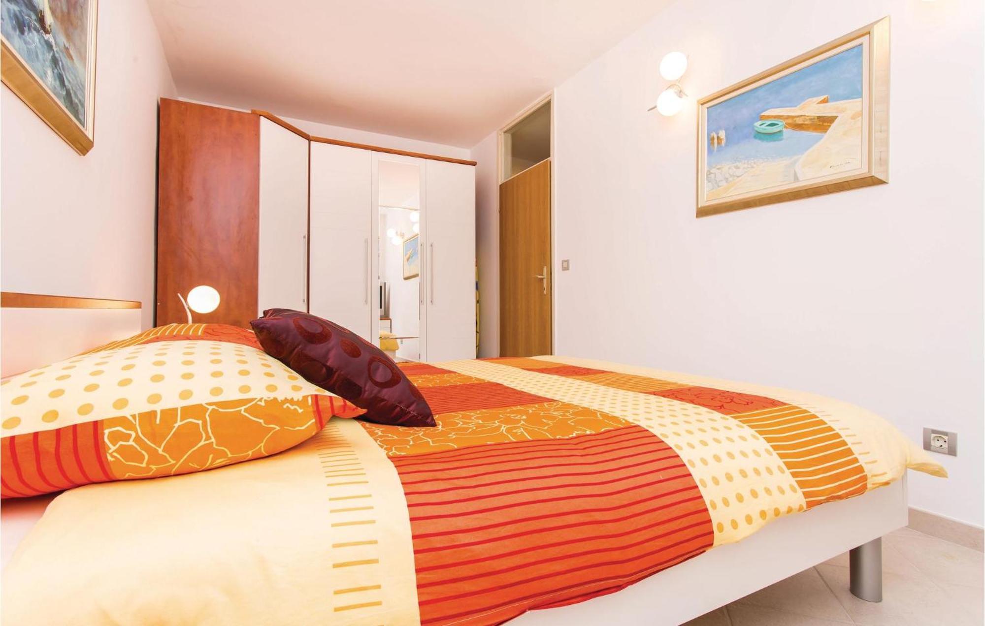 Amazing Apartment In Njivice With Wifi Exterior foto